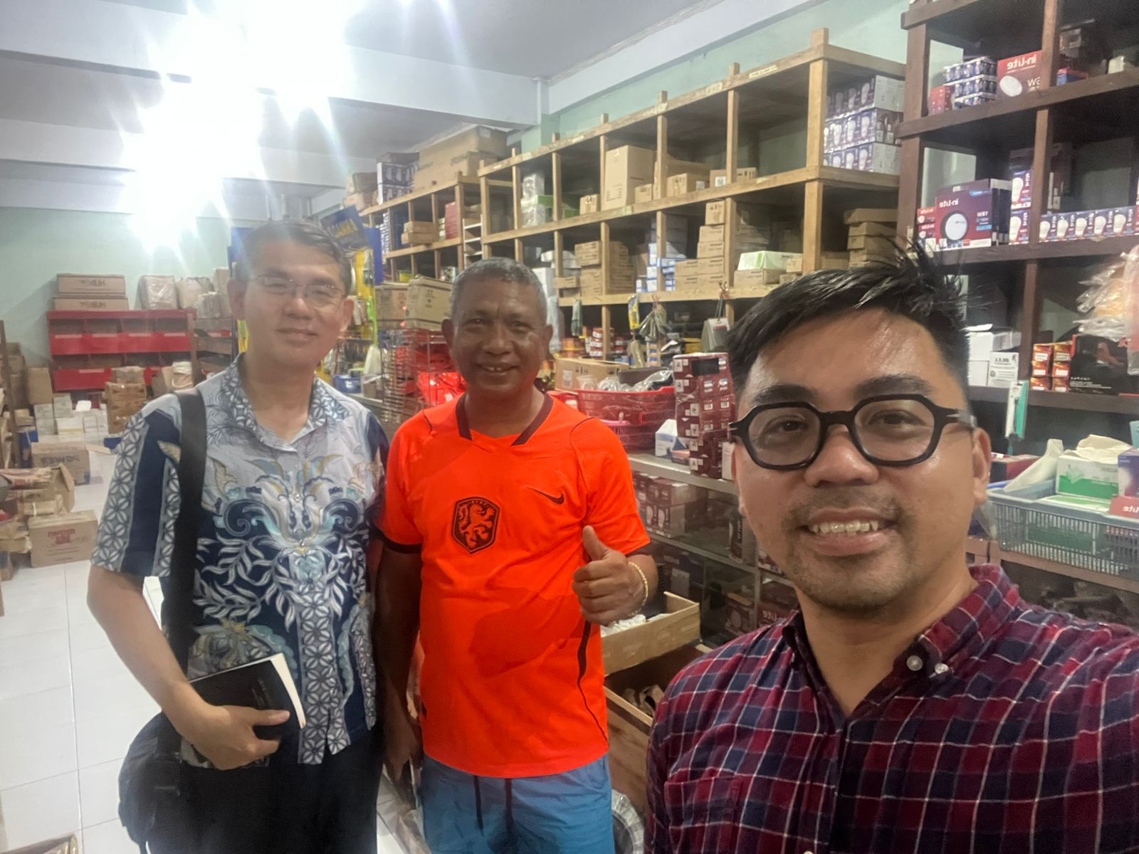 Pertemuan tim BFI dengan majelis gereja di Tobelo